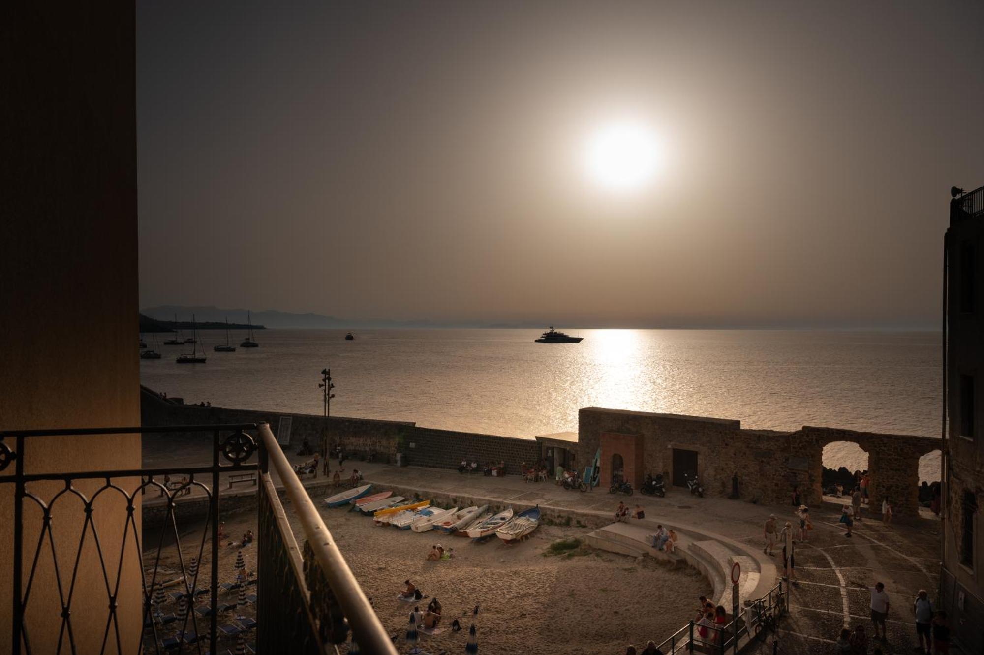 Casa Vacanze Tramonto Alla Marina 체팔루 외부 사진