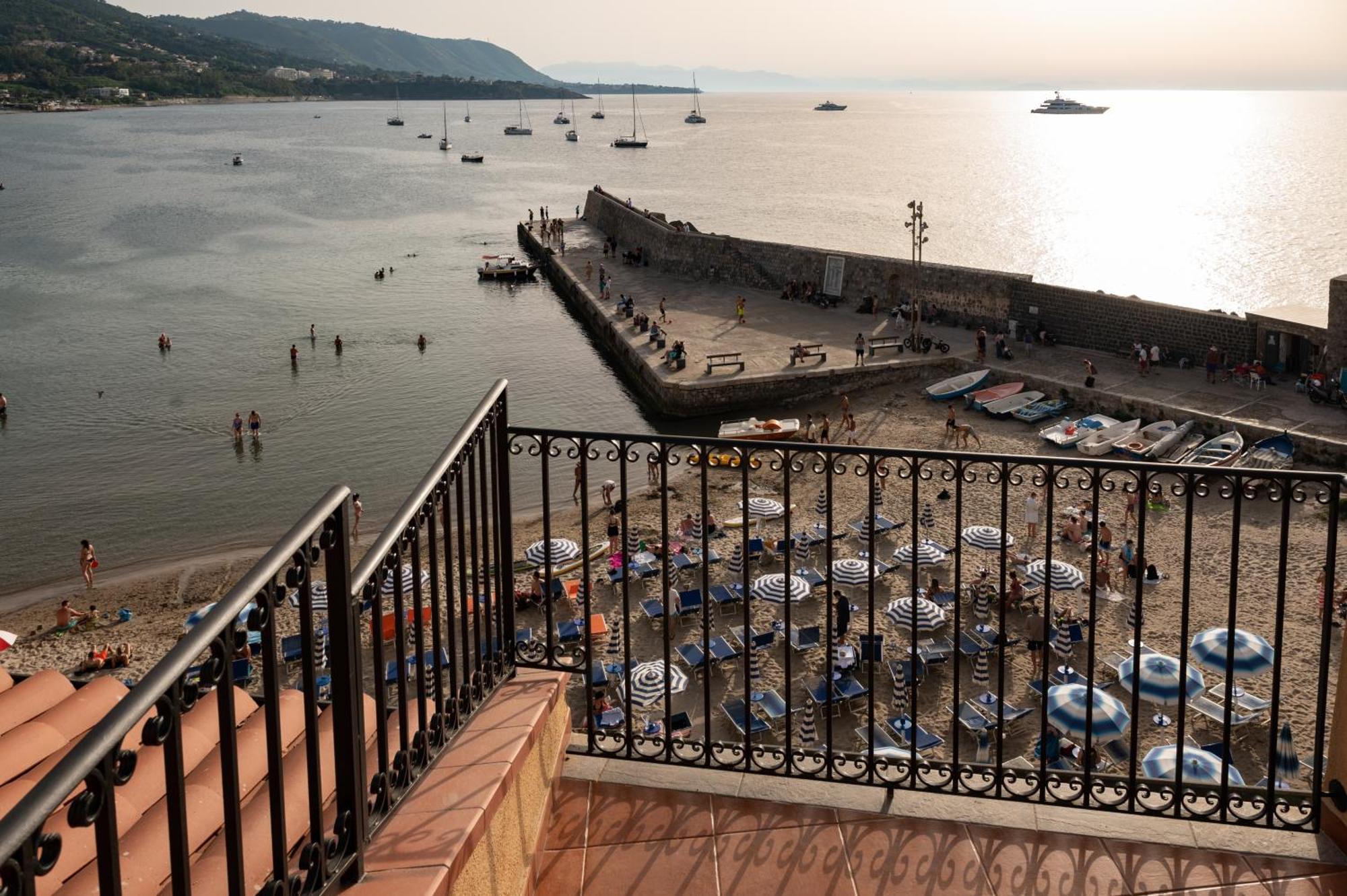 Casa Vacanze Tramonto Alla Marina 체팔루 외부 사진